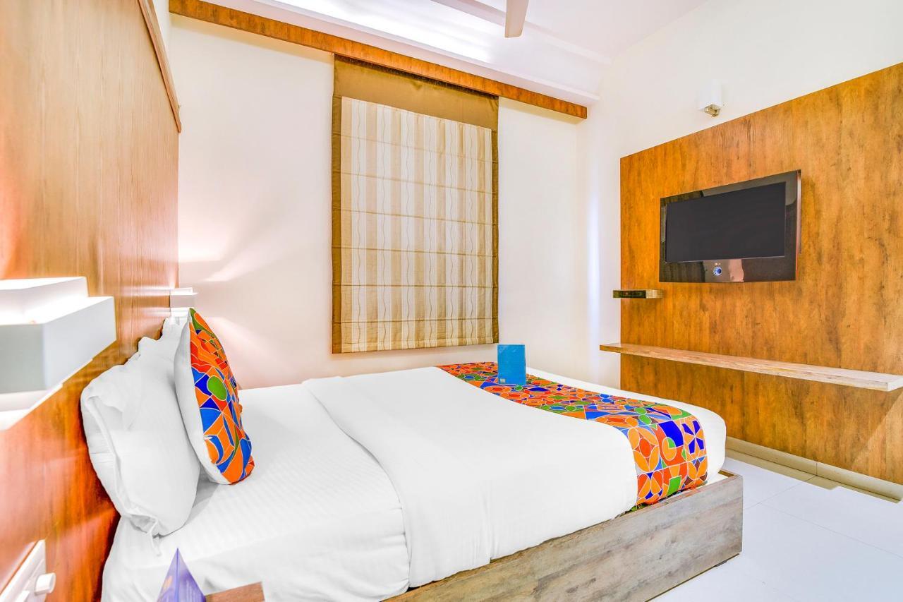 Fabhotel Arastu Nampally Hyderabad Exterior foto