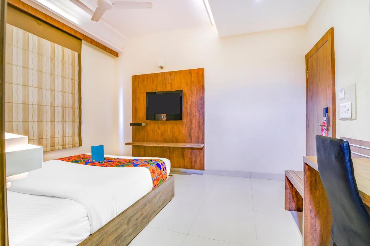 Fabhotel Arastu Nampally Hyderabad Exterior foto