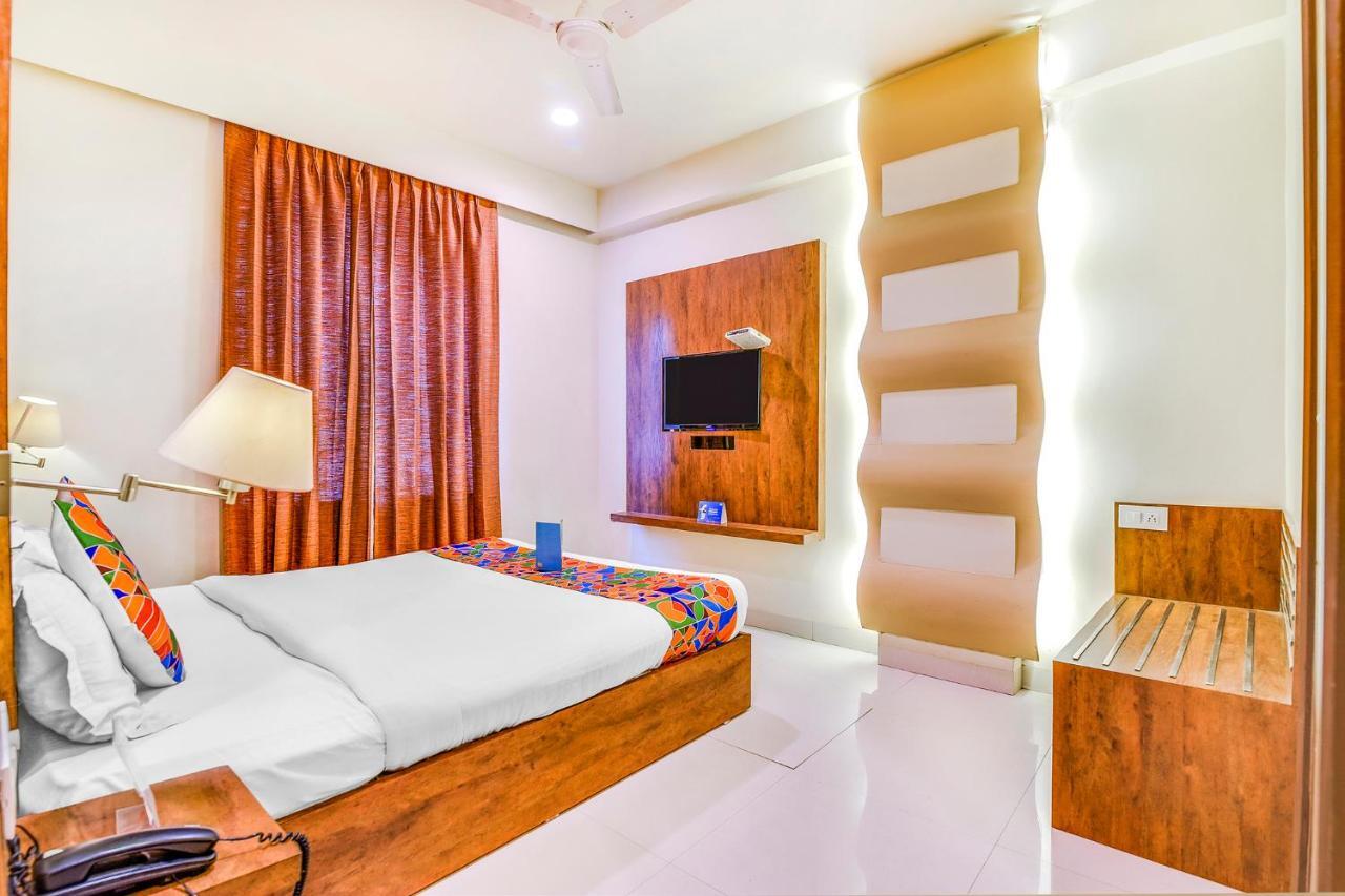 Fabhotel Arastu Nampally Hyderabad Exterior foto