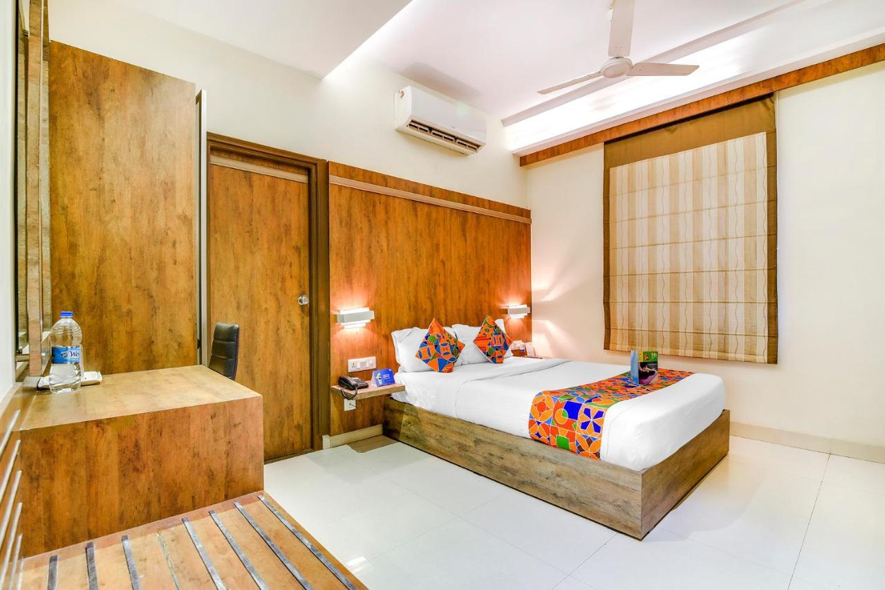 Fabhotel Arastu Nampally Hyderabad Exterior foto
