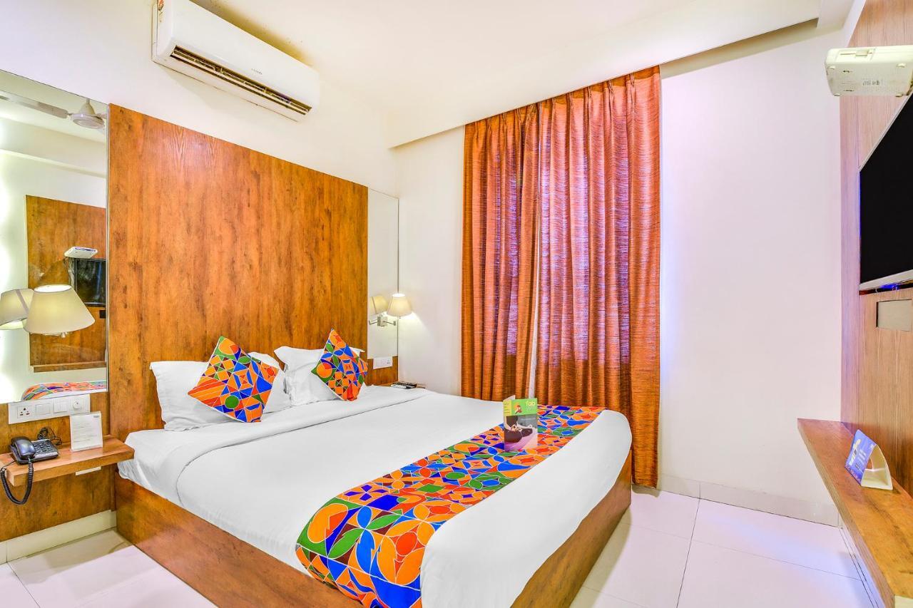 Fabhotel Arastu Nampally Hyderabad Exterior foto